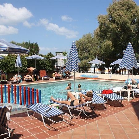 Margarita Beach Hotel Agia Marina  Exterior photo