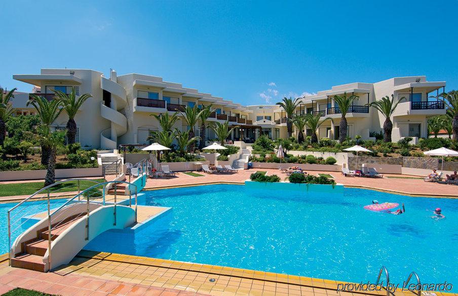 Margarita Beach Hotel Agia Marina  Exterior photo
