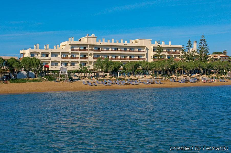 Margarita Beach Hotel Agia Marina  Exterior photo