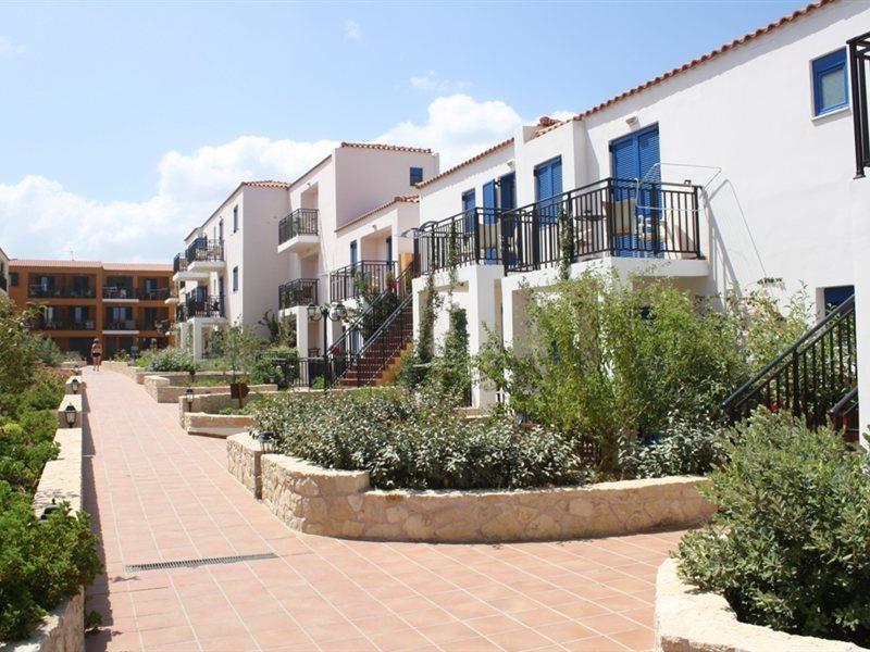 Margarita Beach Hotel Agia Marina  Exterior photo